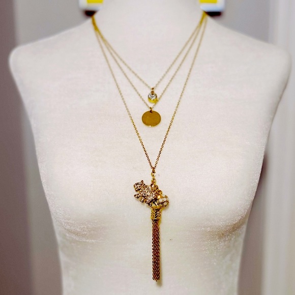Beautiful Gold Plated Necklace - Picture 1 of 5